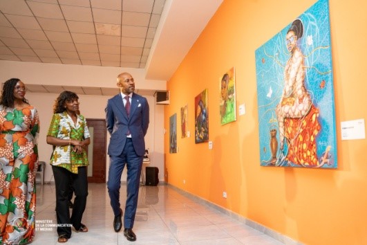 Exposition ‘’résilience’’ au Centre Wallonie-Bruxelles, RDC : Patrick Muyaya réaffirme son attachement aux beaux-arts comme vecteur de paix et de cohésion sociale !